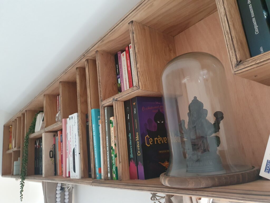 Étagère murale pratique sur-mesure.