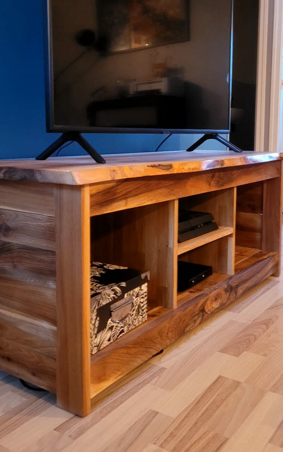 Meuble TV design en bois massif